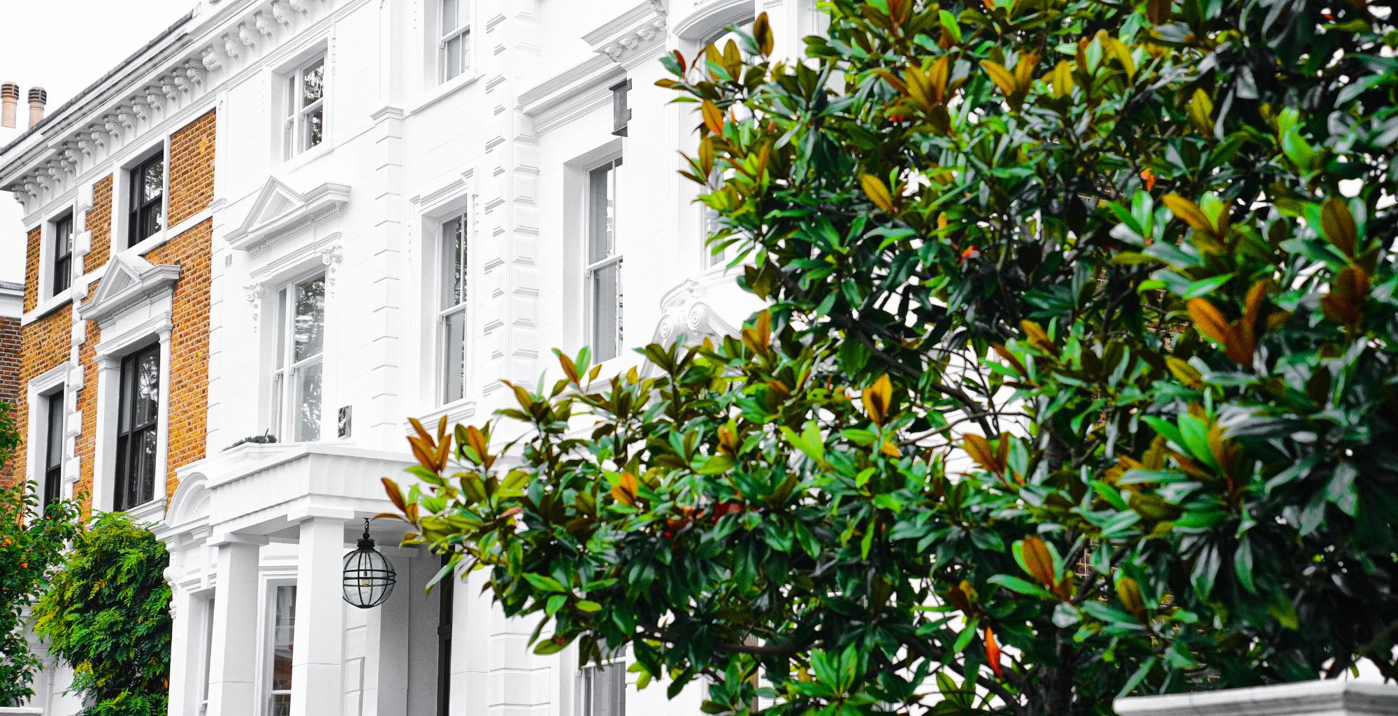 Best Places to Live in London: Holland Park Area Guide