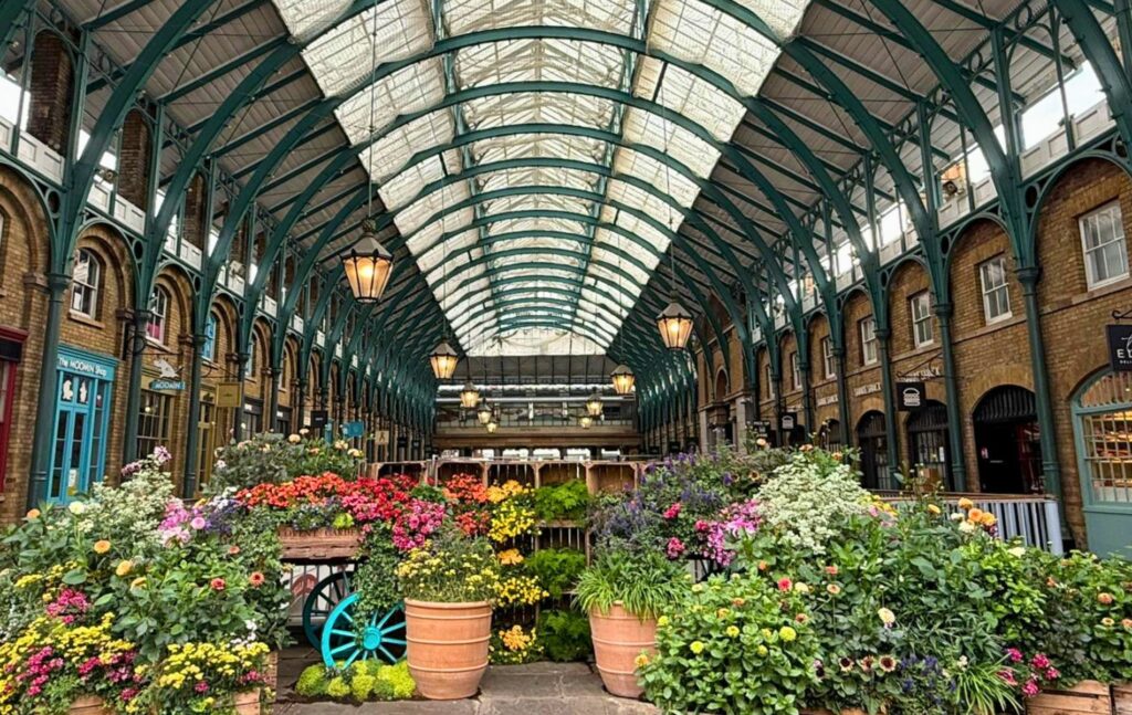 Shopping in Covent Garden Market