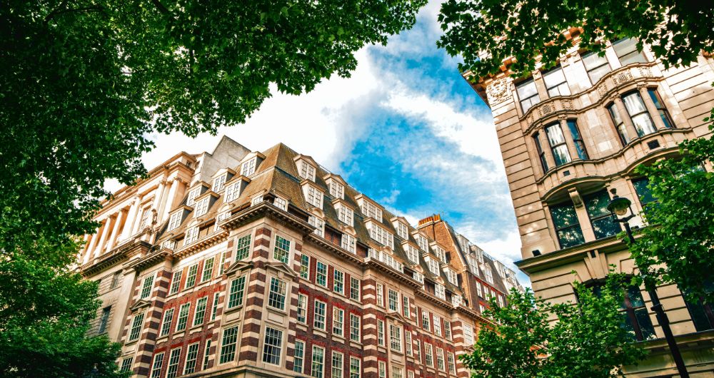 Negotiation and tenancy, London historic street scene